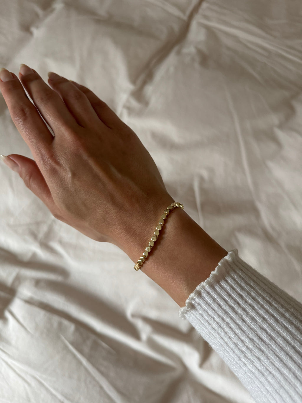 Goldfarbenes Herzarmband